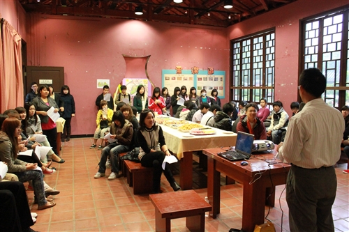 「走進綠活圖」--學生事務處舉辦繪製淡水綠活圖成果展。