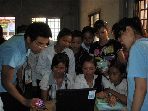 本校師生利用暑假遠赴柬埔寨進行服務學習活動。