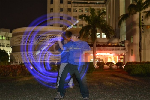 「淡江一甲子，旋轉久久，迎向100 蛋捲點燈」暨「2010白色聖誕化妝舞會」活動熱鬧登場。