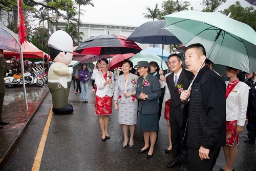 國際事務與戰略研究所與國防部合作舉辦「淡江一甲子行動－全民國防暨軍武大展」。