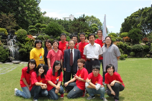 本校近300位社團師生利用暑期赴國內外進行服務學習。