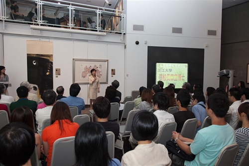 「台灣鄉情水墨畫」巡迴展即日起至6月底在本校文錙藝術中心展出，水墨畫家聯合展出運用了山水、人物、花鳥等表現題材之作品，展現創作者個人獨特的風格，並帶領大家重新認識台灣之美。