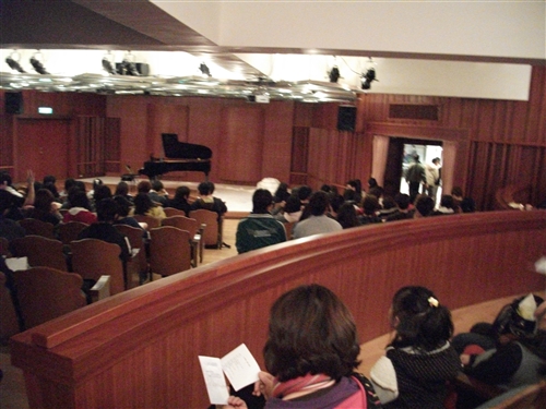 竹圍小太陽照亮淡江『冬之戀琴』音樂會。