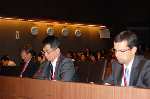 本校歐洲研究所、歐洲聯盟研究中心與臺灣歐洲聯盟中心共同舉辦「2010歐洲聯盟與台灣：經貿關係前瞻研討會」，討論歐盟全球經貿角色、歐元區經濟實力、歐洲金融市場與台歐經貿關係等，讓推動學者教授有實務與理論的交流，提出建言並擴展對歐洲之良好形象。