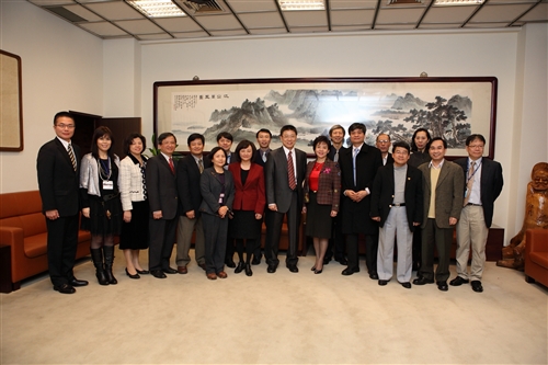 本校商管EMBA舉辦歲末聯歡晚會－「歡慶一甲子，才藝爭霸大賽」。