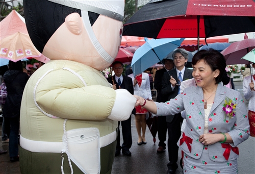國際事務與戰略研究所與國防部合作舉辦「淡江一甲子行動－全民國防暨軍武大展」。