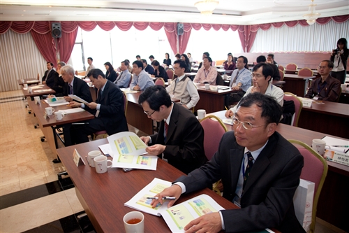 國立勤益科技大學一行18人蒞臨本校進行校務參訪與交流。張校長家宜和與會人員分享大學的全面品質管理，並說明本校推行TQM之歷程及成果。