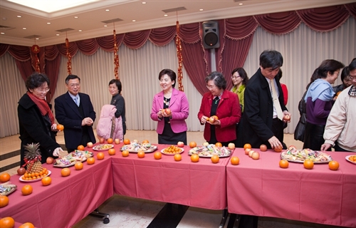 本校庚寅年新春團拜茶會於2月19日（星期五）上午10時在淡水校園覺生國際會議廳舉行，團拜活動由校長張家宜主持，祝賀全體同仁在新的一年生龍活虎、如虎添翼、身體健康。