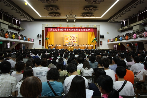 8月中旬起，本校在全台各縣市舉辦12場新生暨家長座談會。