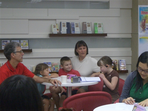 覺生紀念圖書館與美洲所及英文系合辦「《湯姆歷險記》暨馬克‧吐溫主題書展」及「閱讀《湯姆歷險記》」等一系列「2010世界閱讀日」活動，邀請與會者一同重溫兒時舊夢，並向大師致敬。