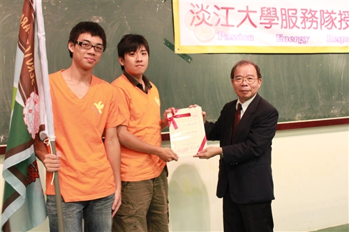 本校近300位社團師生利用暑期赴國內外進行服務學習。