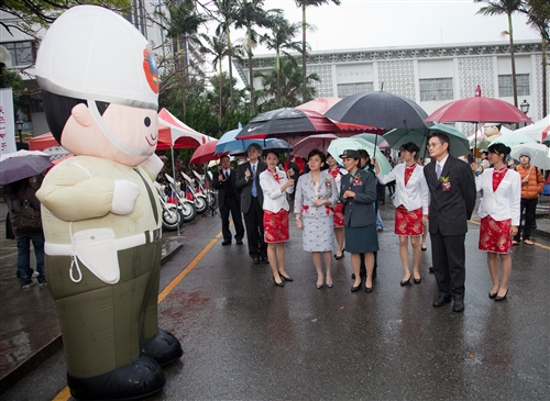 國際事務與戰略研究所與國防部合作舉辦「淡江一甲子行動－全民國防暨軍武大展」。
