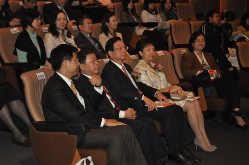 校長獲邀教育部「大專校院數位學習聯合成果發表會」啟動儀式貴賓。