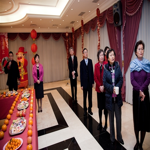 本校庚寅年新春團拜茶會於2月19日（星期五）上午10時在淡水校園覺生國際會議廳舉行，團拜活動由校長張家宜主持，祝賀全體同仁在新的一年生龍活虎、如虎添翼、身體健康。