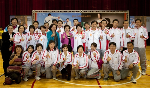 動靜觀瞻-體育室舉辦「滬動一甲子」體育表演會。