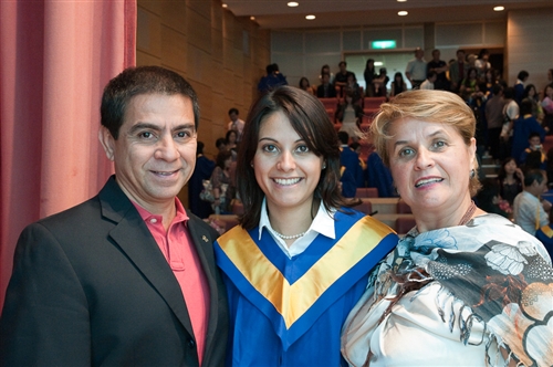 本校蘭陽校園於5日上午舉行第2屆畢業生之畢業典禮，典禮全程以英語進行。畢業生帶著師長及學弟妹的祝福，昂首開展人生新的里程碑。