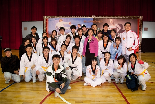 動靜觀瞻-體育室舉辦「滬動一甲子」體育表演會。