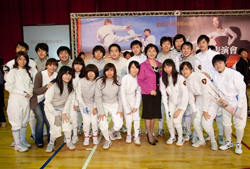 動靜觀瞻-體育室舉辦「滬動一甲子」體育表演會。