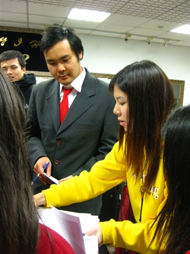 成人教育部辦理「海外華裔青年台灣觀摩團」活動，自1月6日起熱鬧展開，海外華裔青年在臺21天體驗美麗的福爾摩沙風情。