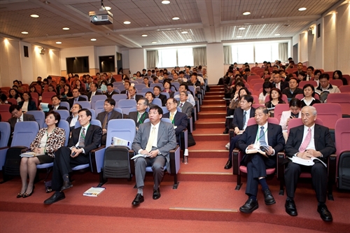 本校財務金融學系於3月5、6日二天在本校台北校園中正紀念堂舉辦「2010年第七屆金融市場與趨勢研討會」，邀集國內及兩岸產官學菁英，共同研討為目前與未來的金融市場與發展趨勢，分享其看法與意見，精確地洞悉世界經濟動脈，帶來新的啟示與契機。