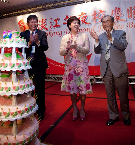 馬總統蒞臨60週年校慶慶祝大會，祝福淡江生日快樂！