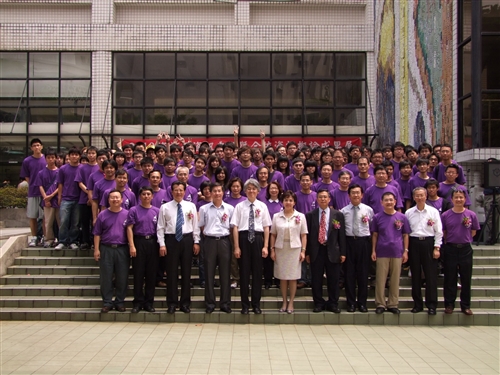 由資訊工程學系舉辦的「2010資訊週」，7日至10日登場，邀請高科技業者演講、參展並辦理學生生涯規劃講座，讓與會者了解系所多面向培養學生基本專業能力與就業力的策略。