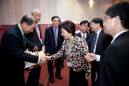 本校財務金融學系於3月5、6日二天在本校台北校園中正紀念堂舉辦「2010年第七屆金融市場與趨勢研討會」，邀集國內及兩岸產官學菁英，共同研討為目前與未來的金融市場與發展趨勢，分享其看法與意見，精確地洞悉世界經濟動脈，帶來新的啟示與契機。