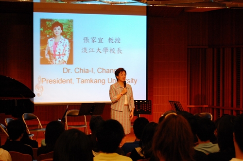 歐洲研究所、覺生紀念圖書館及歐洲聯盟研究中心，自即日起至14日聯合舉辦「第二屆歐盟週」一系列活動，包括學術研討會、歐洲主題書展、電影欣賞及講評等，加深全體教職員生對於歐洲聯盟的認識。