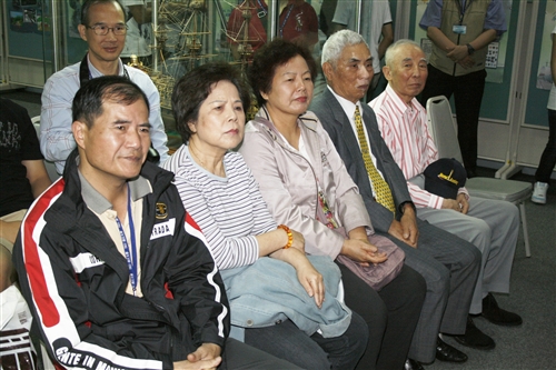 為慶祝本校60週年校慶及海事博物館創館20週年館慶，5日特別舉辦「海事博物館20週年館慶回顧展」暨「航海、輪機系友回娘家」活動，校友熱情參與讓此次活動留下美好的見證。