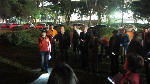 「淡江一甲子，旋轉久久，迎向100 蛋捲點燈」暨「2010白色聖誕化妝舞會」活動熱鬧登場。