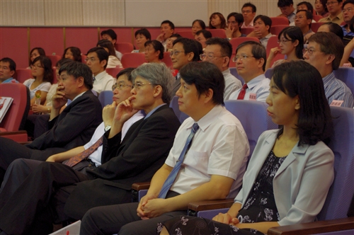 本校99學年度商管聯合碩士在職專班(EMBA)開學典禮在台北校園舉行。