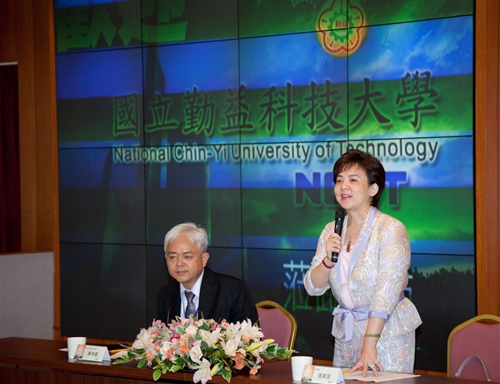 國立勤益科技大學一行18人蒞臨本校進行校務參訪與交流。張校長家宜和與會人員分享大學的全面品質管理，並說明本校推行TQM之歷程及成果。