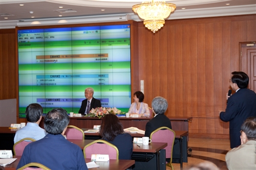 國立勤益科技大學一行18人蒞臨本校進行校務參訪與交流。張校長家宜和與會人員分享大學的全面品質管理，並說明本校推行TQM之歷程及成果。