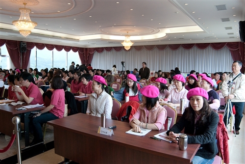 本校舉辦「98學年度品管圈競賽活動」，全校16個品管圈參與競賽，藉彼此相互觀摩與交流之機會，激發潛能、持續改善，提升業務的執行績效。