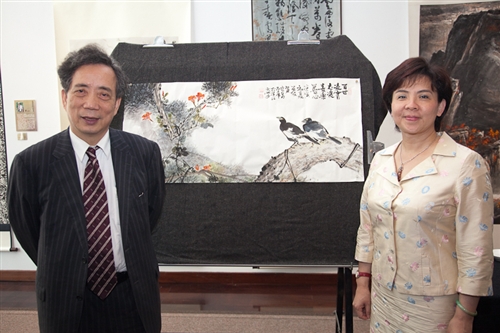 「台灣鄉情水墨畫」巡迴展即日起至6月底在本校文錙藝術中心展出，水墨畫家聯合展出運用了山水、人物、花鳥等表現題材之作品，展現創作者個人獨特的風格，並帶領大家重新認識台灣之美。