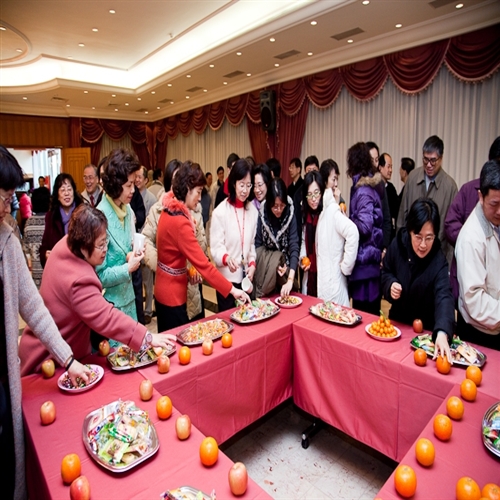 本校庚寅年新春團拜茶會於2月19日（星期五）上午10時在淡水校園覺生國際會議廳舉行，團拜活動由校長張家宜主持，祝賀全體同仁在新的一年生龍活虎、如虎添翼、身體健康。