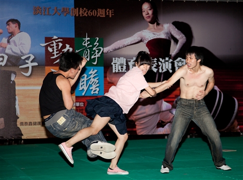 動靜觀瞻-體育室舉辦「滬動一甲子」體育表演會。