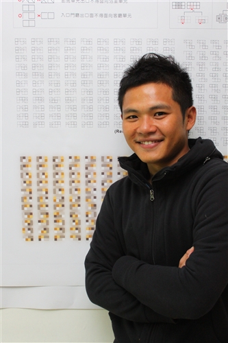 本校98學年度建築系畢業校友胡國裕之畢業設計作品「四宮格住宅」，被世界最知名建築雜誌《Wallpaper》評選為2010年全球建築新秀，是台灣首次與唯一刊登於該期刊，且與哈佛、耶魯等名校並列的學校，展現淡江學生在國際競爭能力的外卡效應。