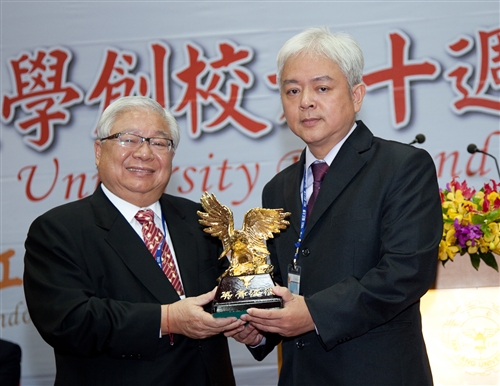 馬總統蒞臨60週年校慶慶祝大會，祝福淡江生日快樂！