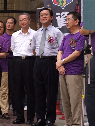 由資訊工程學系舉辦的「2010資訊週」，7日至10日登場，邀請高科技業者演講、參展並辦理學生生涯規劃講座，讓與會者了解系所多面向培養學生基本專業能力與就業力的策略。