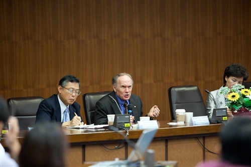 本校60週年校慶活動-與大師有約，邀請「諾貝爾經濟學獎得主」Edward C. Prescott蒞校演講。