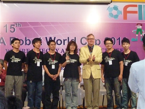 電機工程學系「機器人研究團隊」再傳捷報！6度贏得世界冠軍。