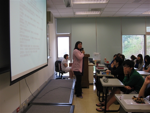 諮商輔導組於4月28日蘭陽校園CL308教室舉辦燦爛人生講座─所謂自由業，自由翻譯所需特質與生涯規畫