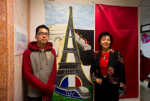 外語大樓「藝術走廊」揭幕。