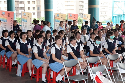 本校主辦「2011國際化學年」系列活動在科教館開幕。