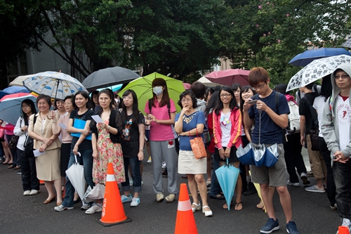 力挺玉山！！！全校師生總動員。