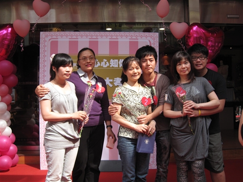 大傳系第25屆畢業成果展在黑天鵝展示廳展出。