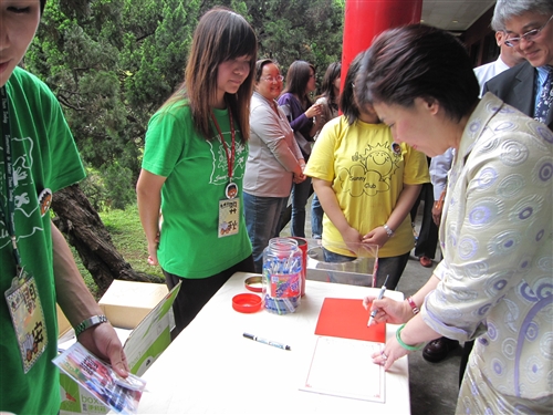 春暉社舉辦春暉週暨菸害防制成果展「陽光星球、無菸漫遊」。