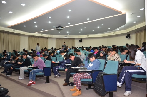 「2011第六屆鍾靈化學創意競賽」於3月5日正式開賽。