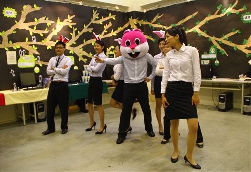 教育科技學系「十一度空間」畢業成果展，在淡水校園黑天鵝展示廳展出。